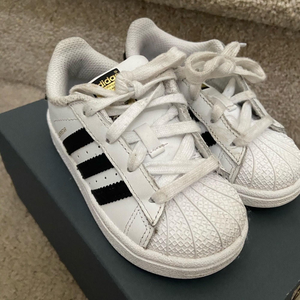 Adidas superstar